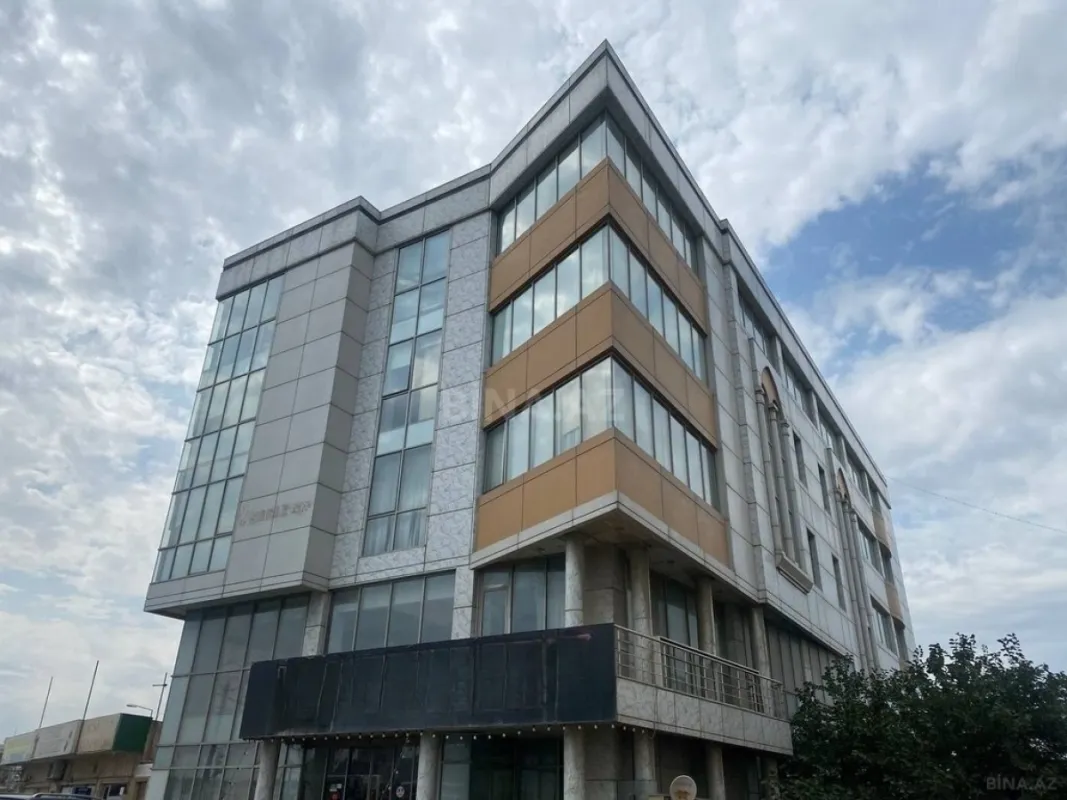 Kirayə verilir 20 otaqlı ofis 1320 m²