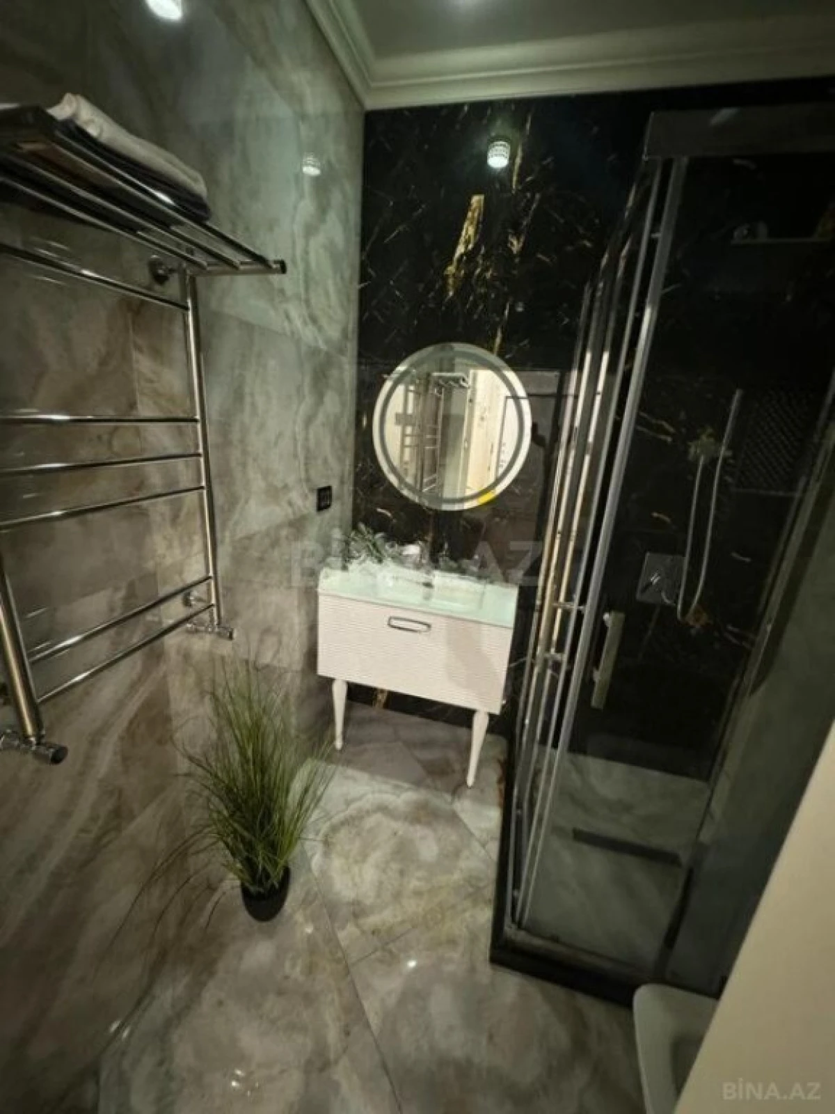 Kirayə verilir 2 otaqlı mənzil 70 m²