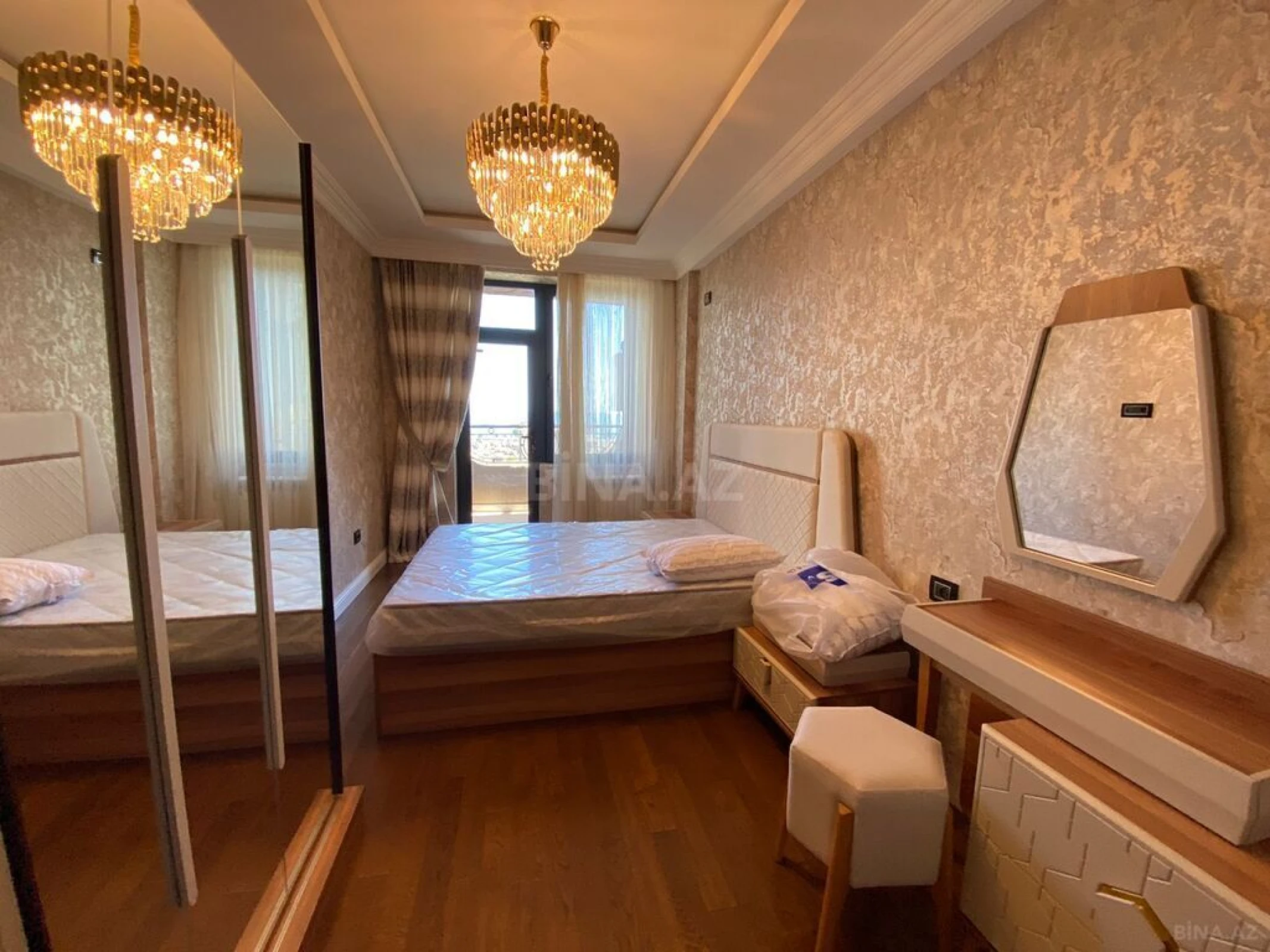 Kirayə verilir 2 otaqlı mənzil 70 m²