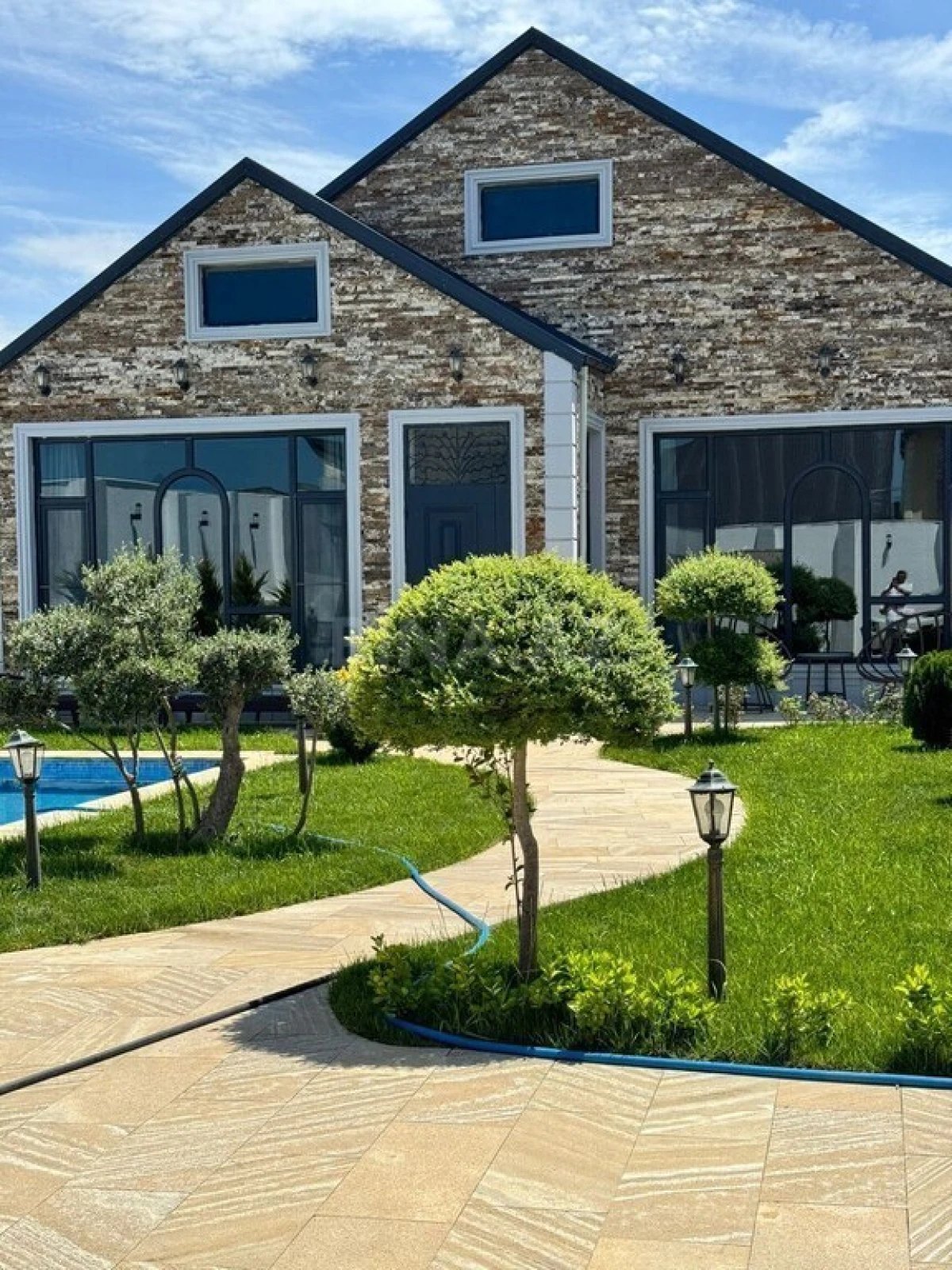 Kirayə verilir 4 otaqlı həyət evi 155 m²