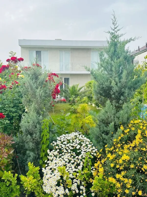 Kirayə verilir 5 otaqlı həyət evi 300 m²