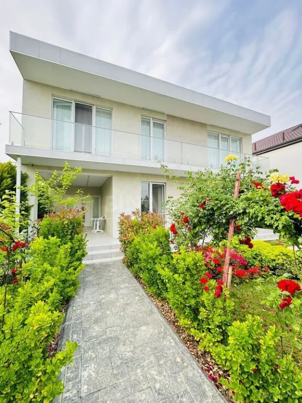 Kirayə verilir 5 otaqlı həyət evi 300 m²