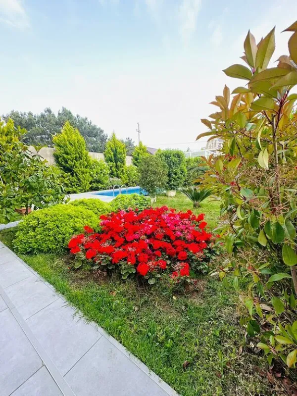 Kirayə verilir 5 otaqlı həyət evi 300 m²