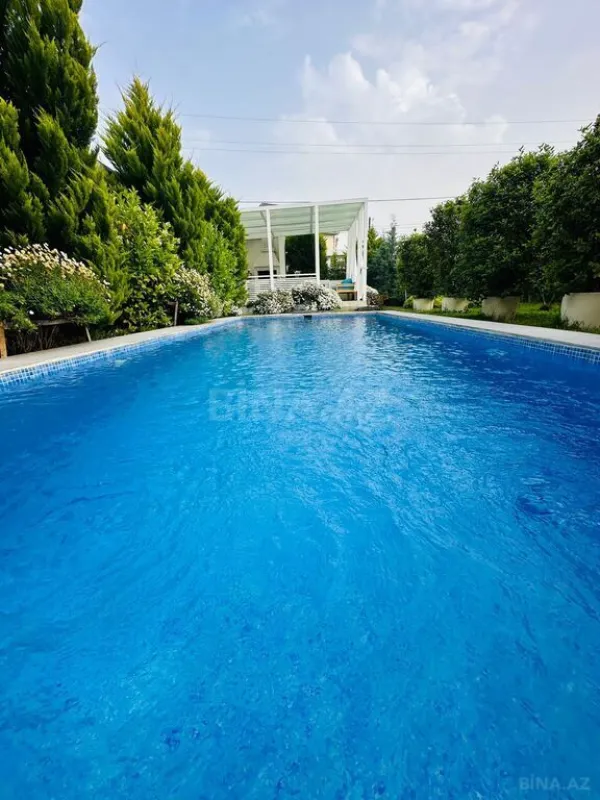 Kirayə verilir 5 otaqlı həyət evi 300 m²