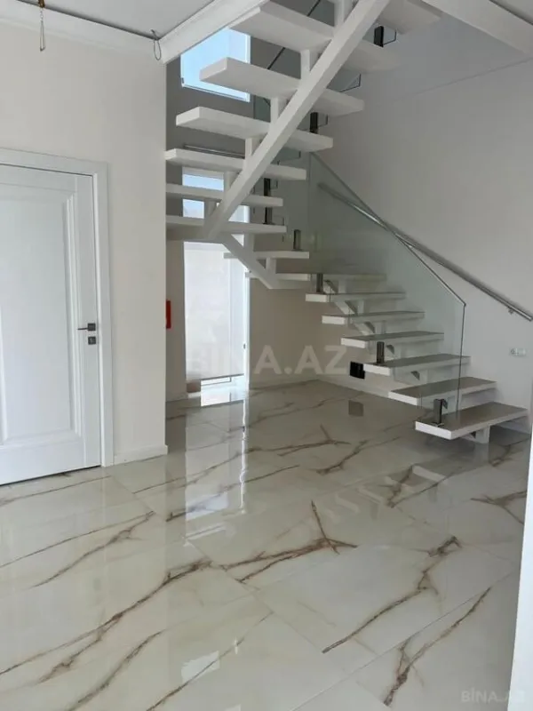 Kirayə verilir 5 otaqlı həyət evi 300 m²