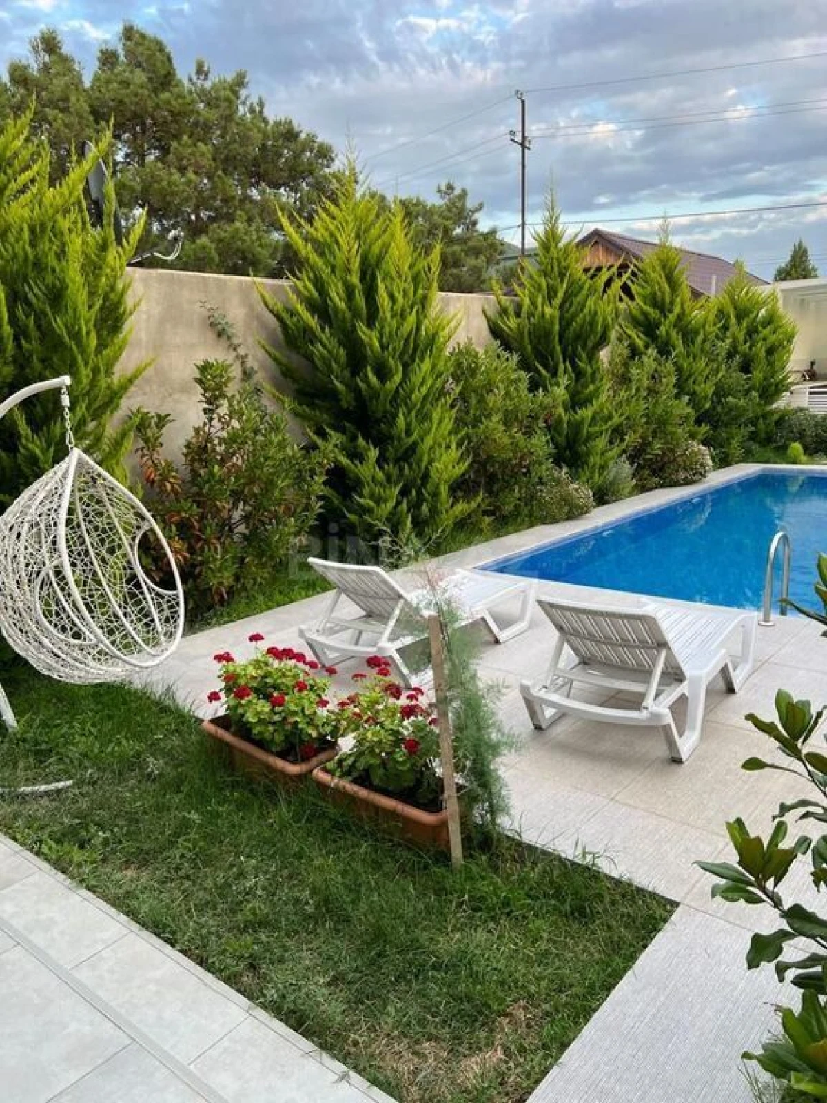 Kirayə verilir 5 otaqlı həyət evi 300 m²