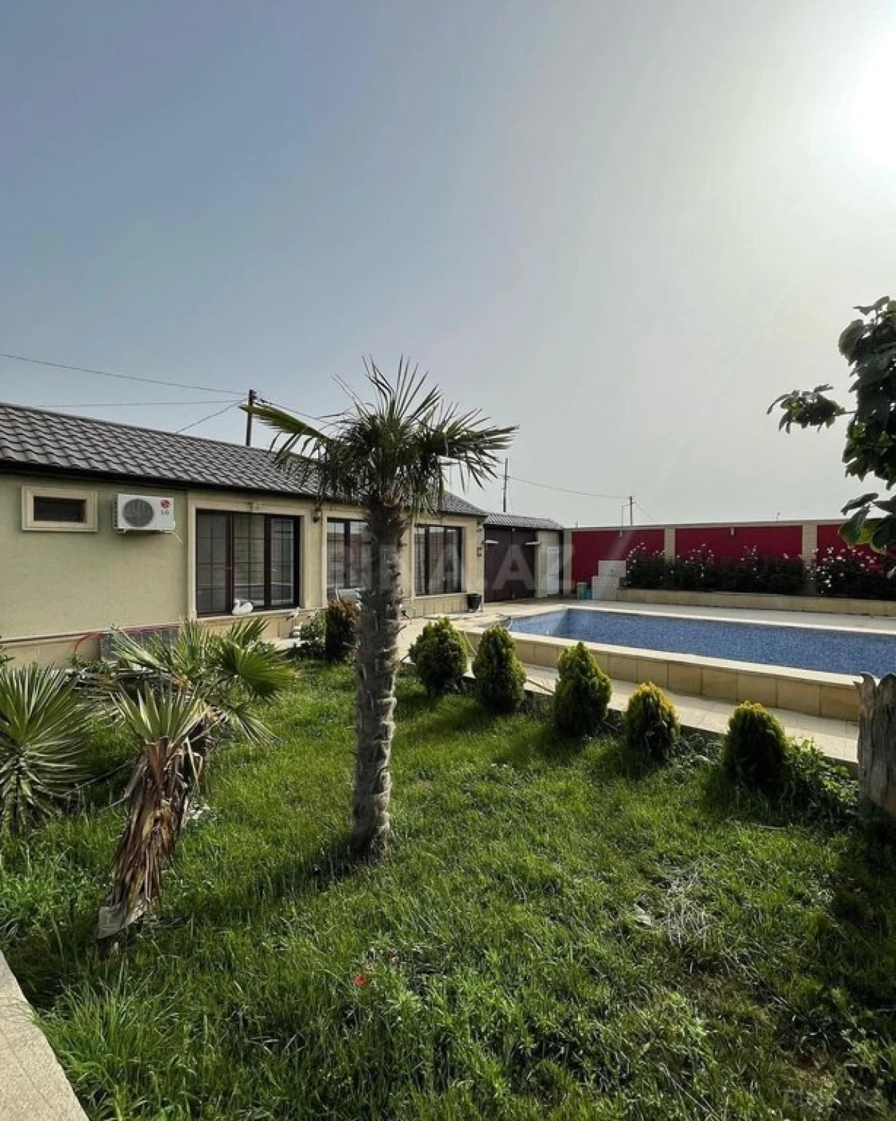 Kirayə verilir 5 otaqlı həyət evi 300 m²