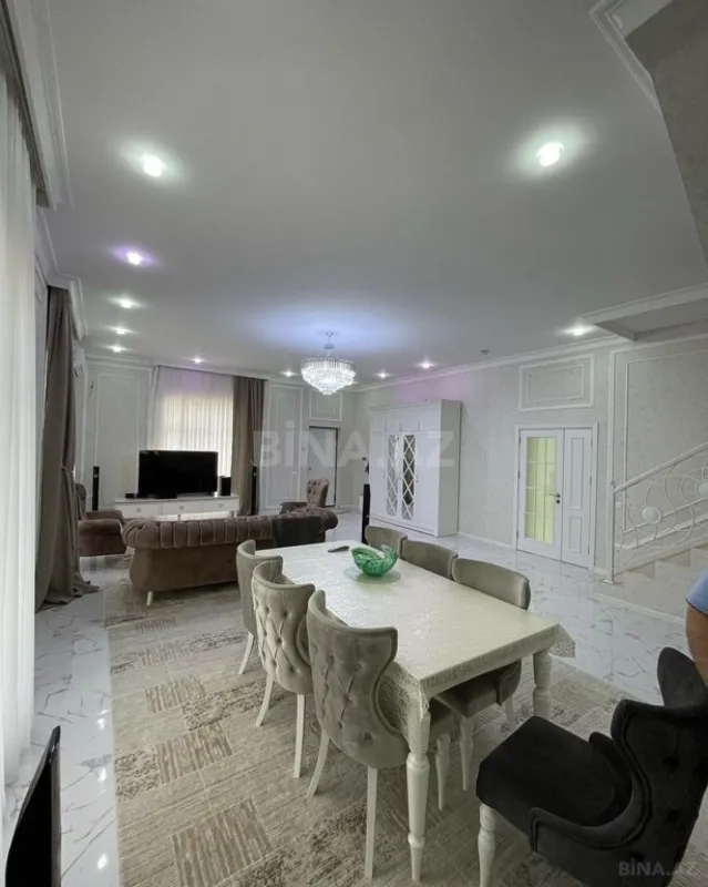 Kirayə verilir 5 otaqlı həyət evi 300 m²