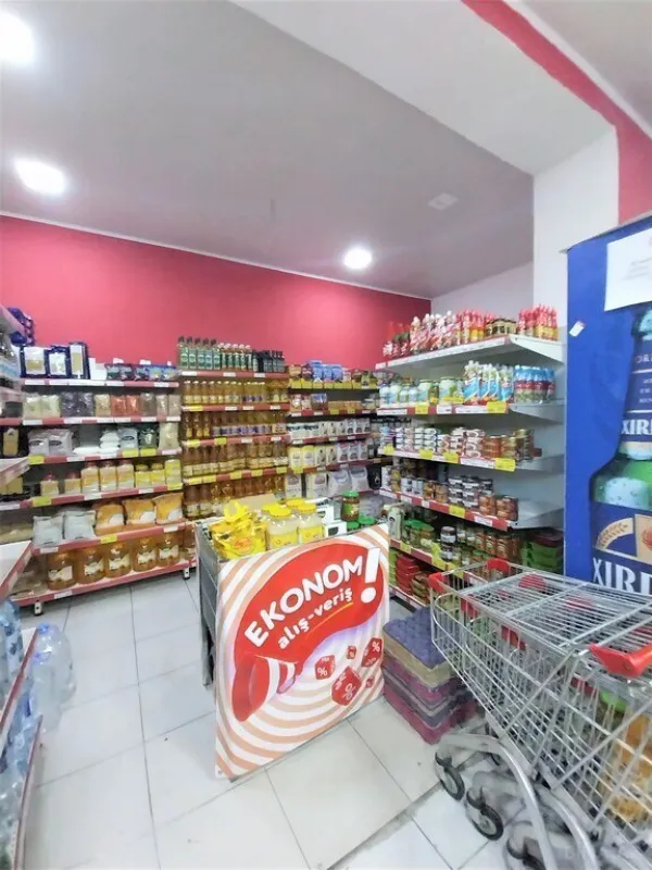 Satılır obyekt 440 m²