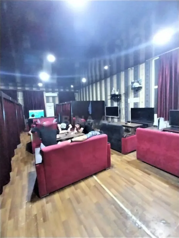 Satılır obyekt 440 m²