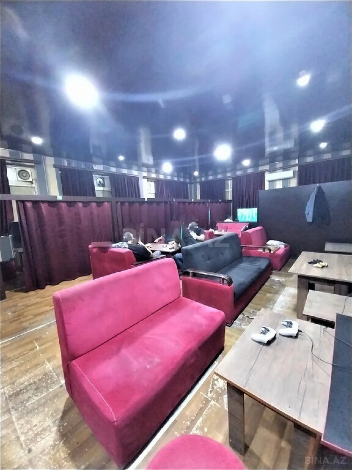 Satılır obyekt 440 m²