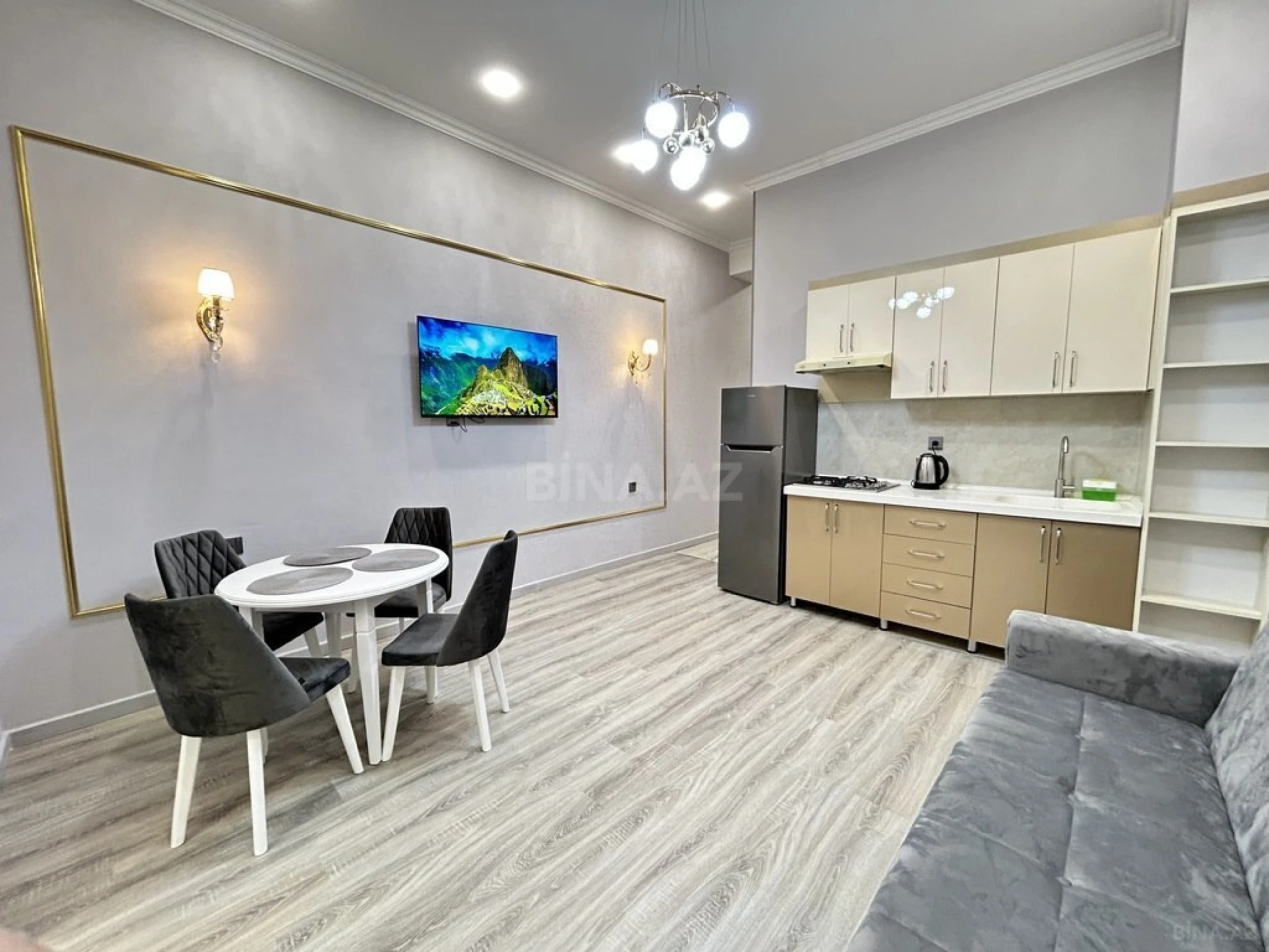Kirayə verilir 2 otaqlı mənzil 60 m²