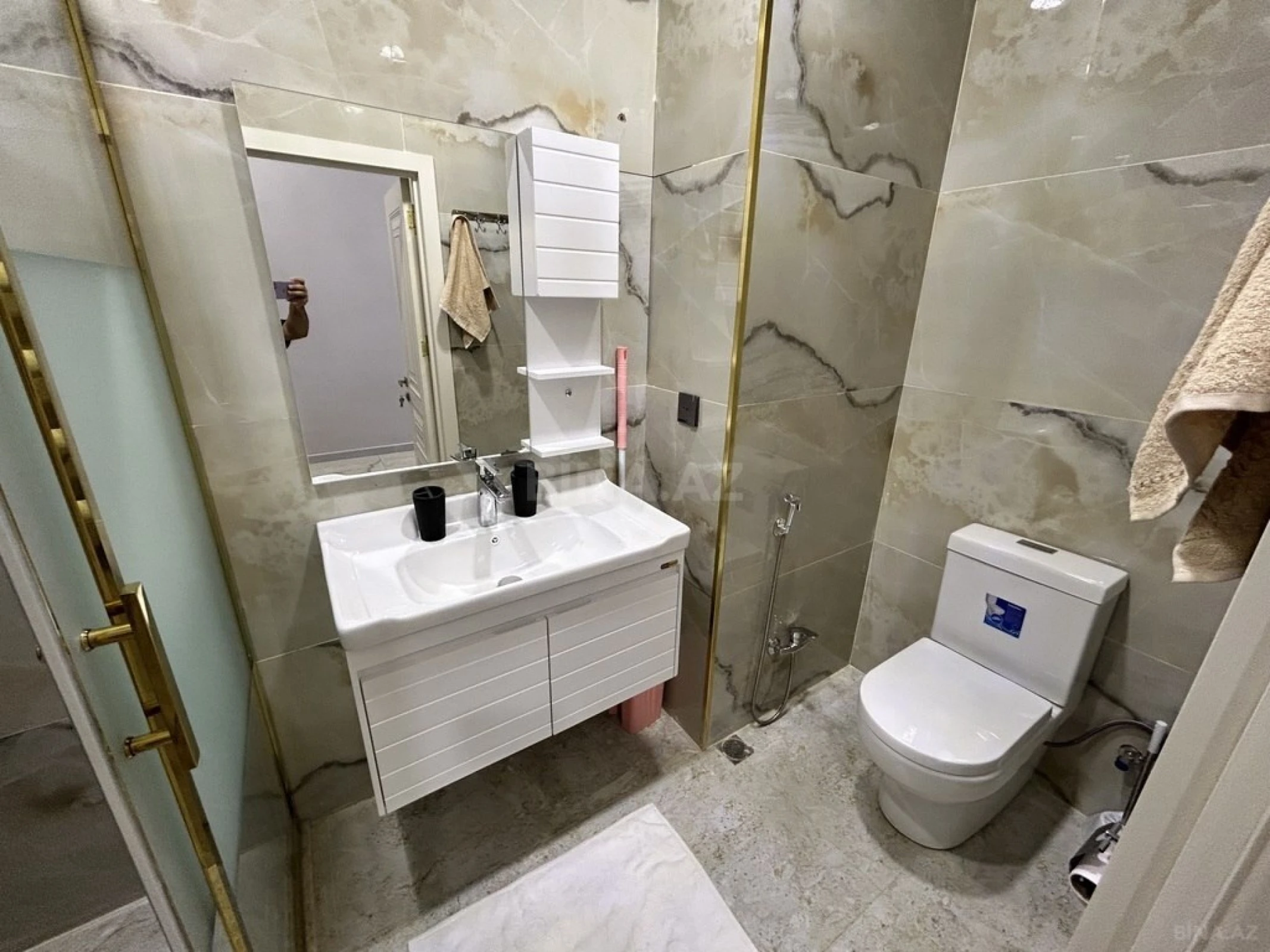 Kirayə verilir 2 otaqlı mənzil 60 m²