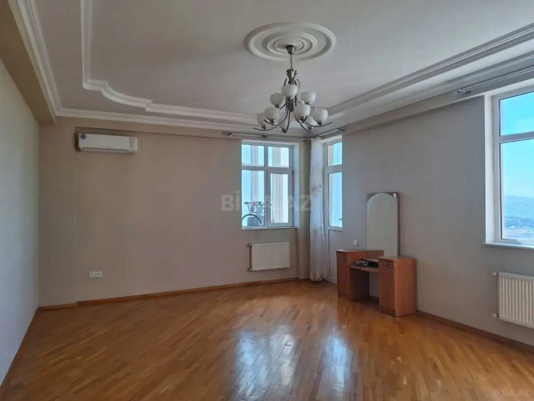 Satılır 2 otaqlı mənzil 79 m²