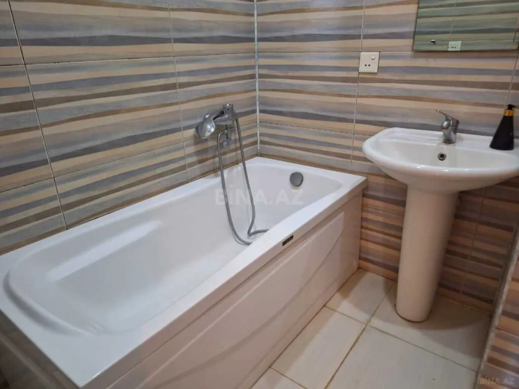 Satılır 2 otaqlı mənzil 79 m²