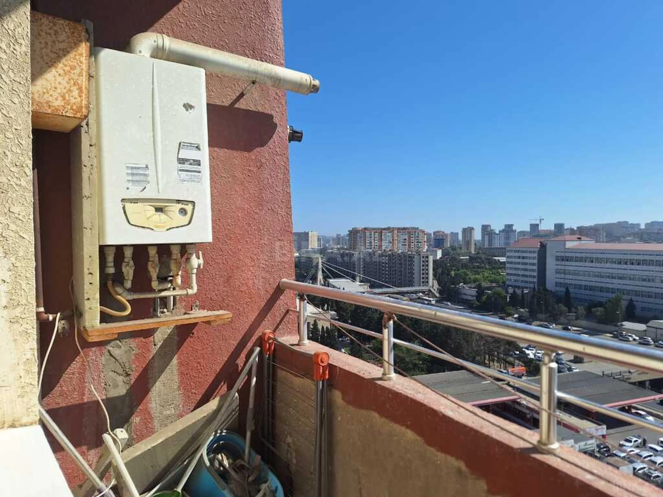 Satılır 2 otaqlı mənzil 79 m²