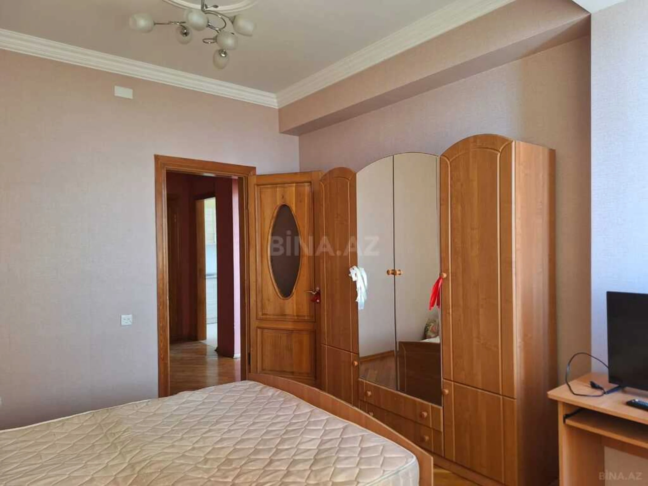 Satılır 2 otaqlı mənzil 79 m²