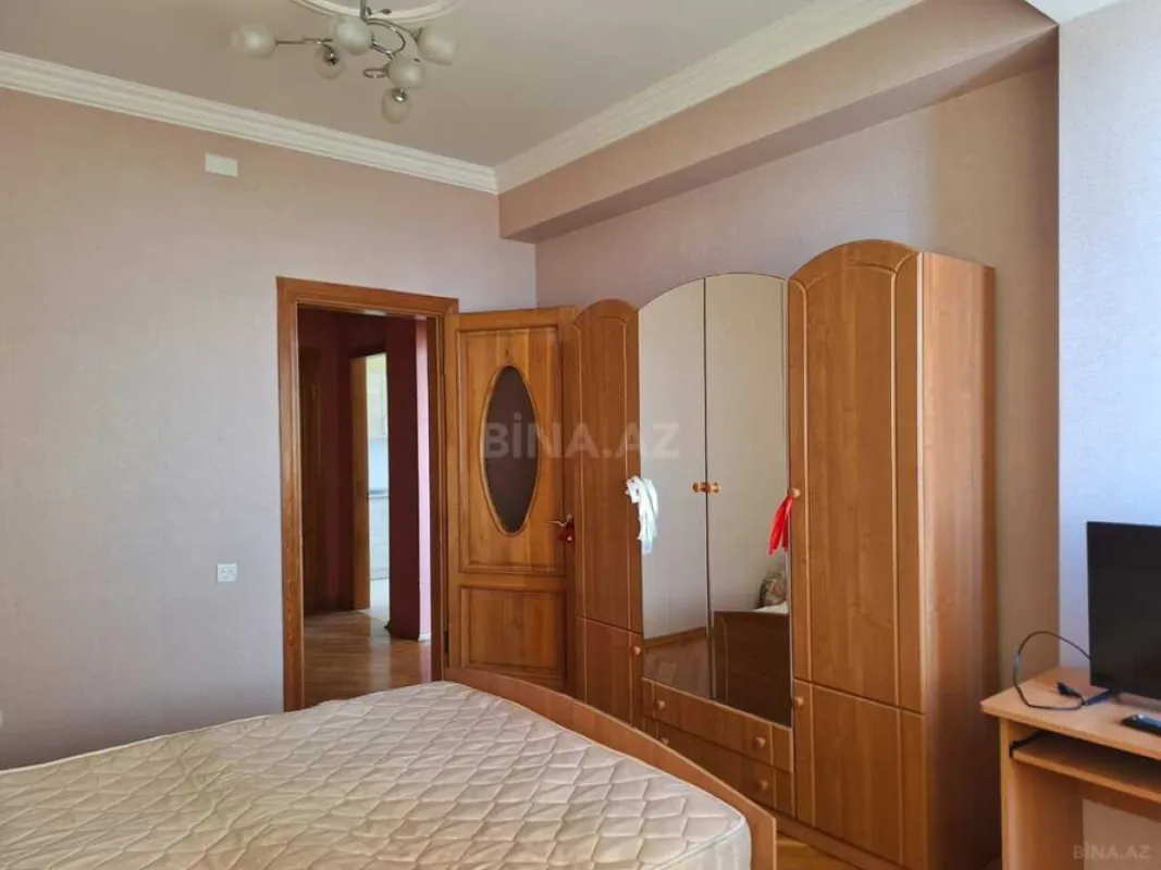 Satılır 2 otaqlı mənzil 79 m²