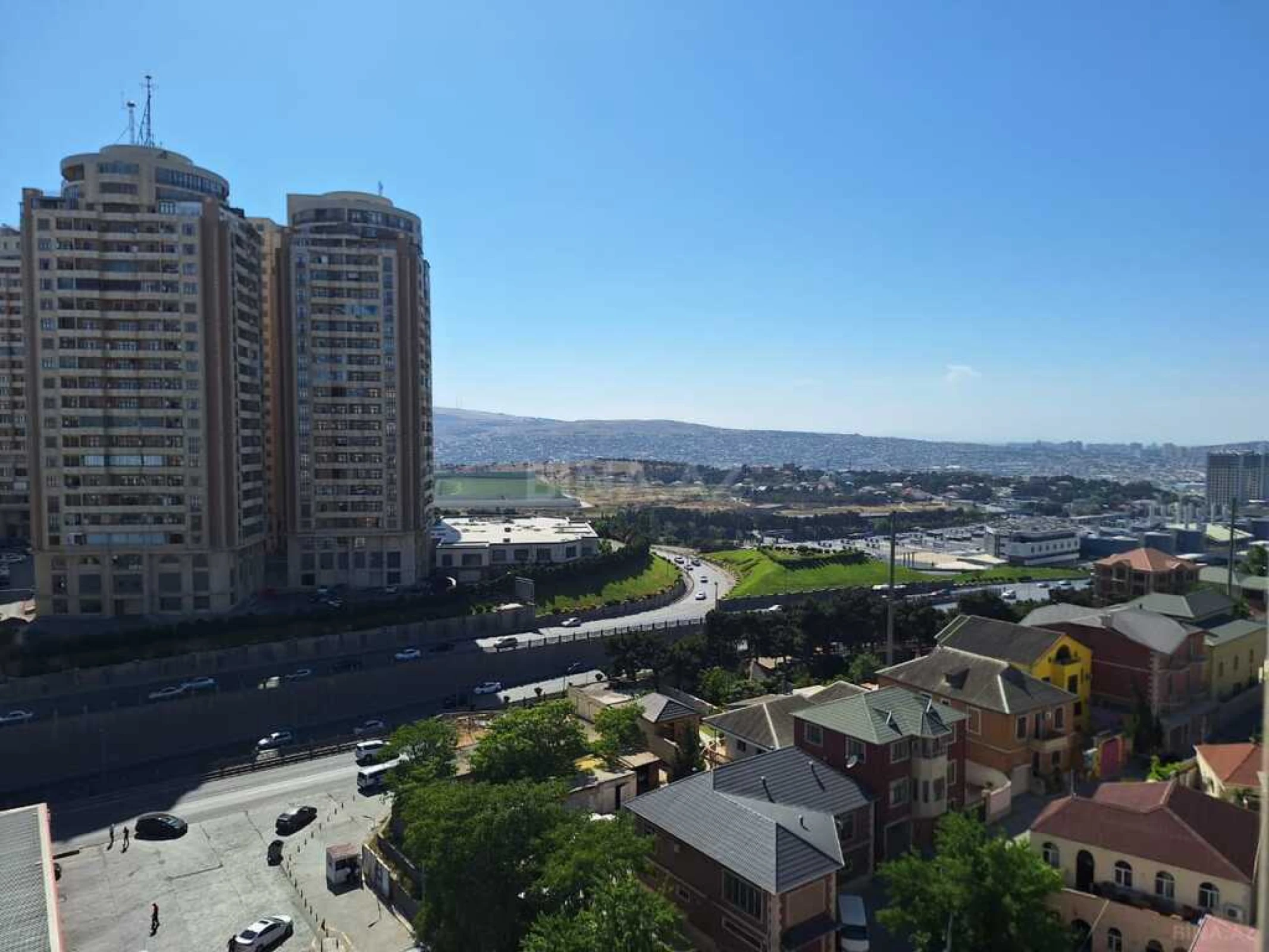 Satılır 2 otaqlı mənzil 79 m²