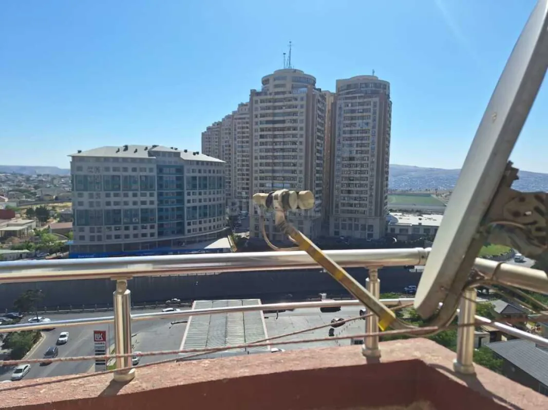 Satılır 2 otaqlı mənzil 79 m²