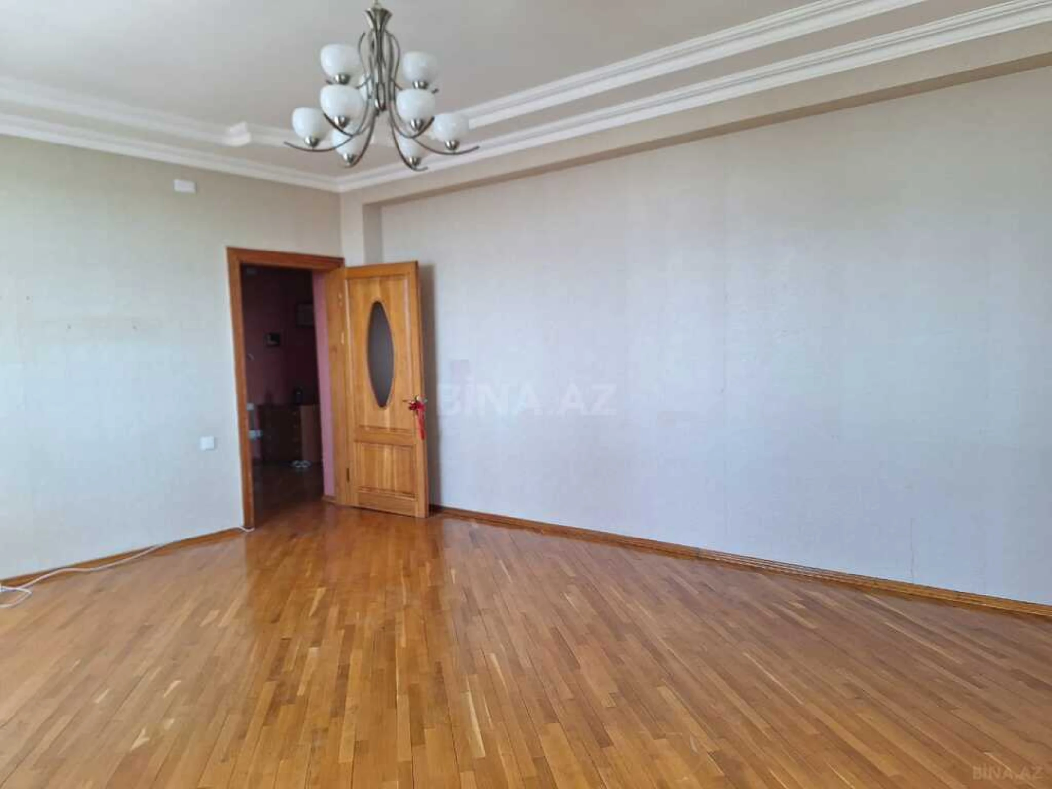 Satılır 2 otaqlı mənzil 79 m²