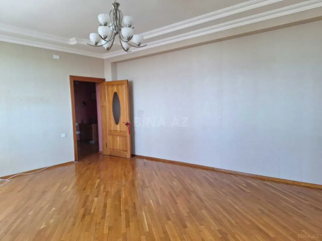 Satılır 2 otaqlı mənzil 79 m²