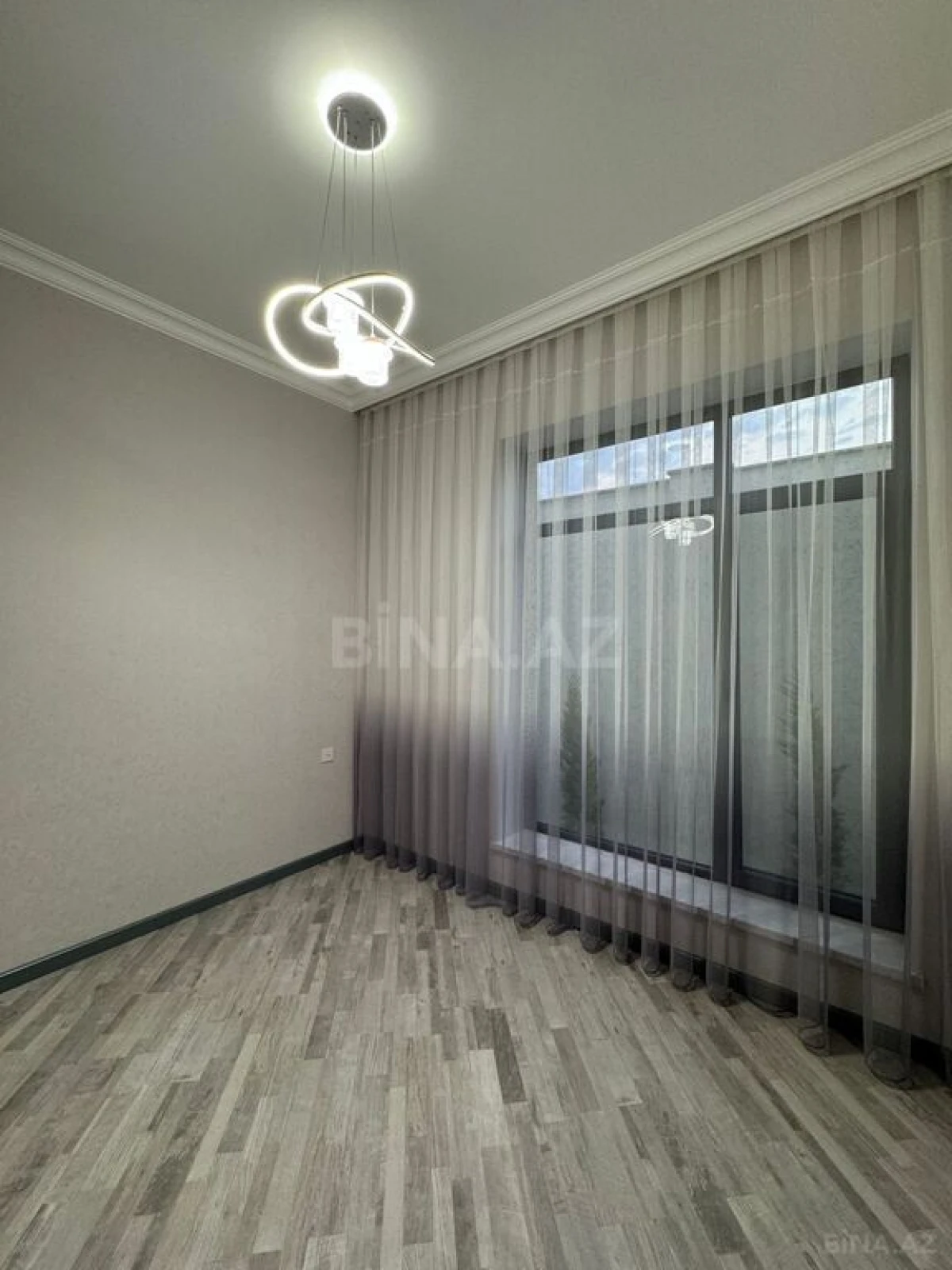 Satılır 4 otaqlı həyət evi 180 m²