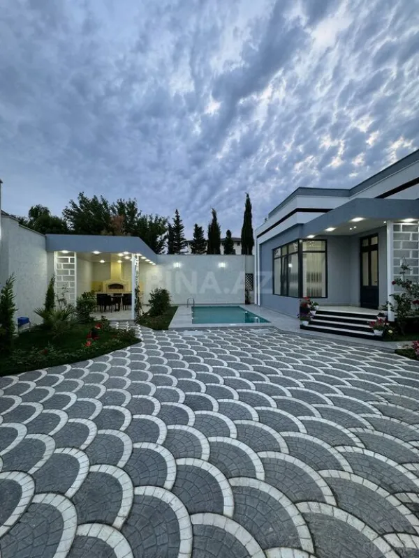 Satılır 4 otaqlı həyət evi 180 m²