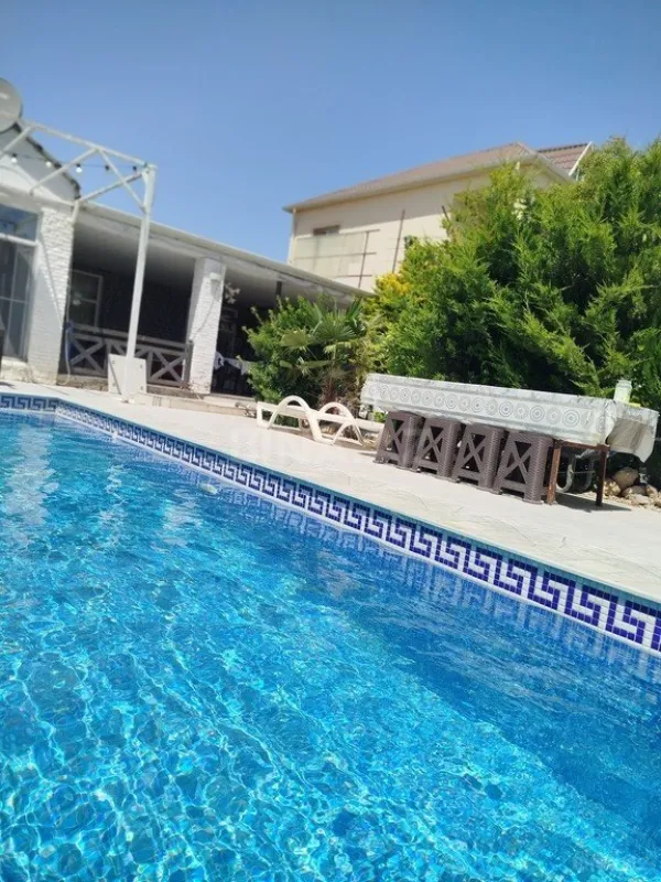 Kirayə verilir 4 otaqlı həyət evi 180 m²