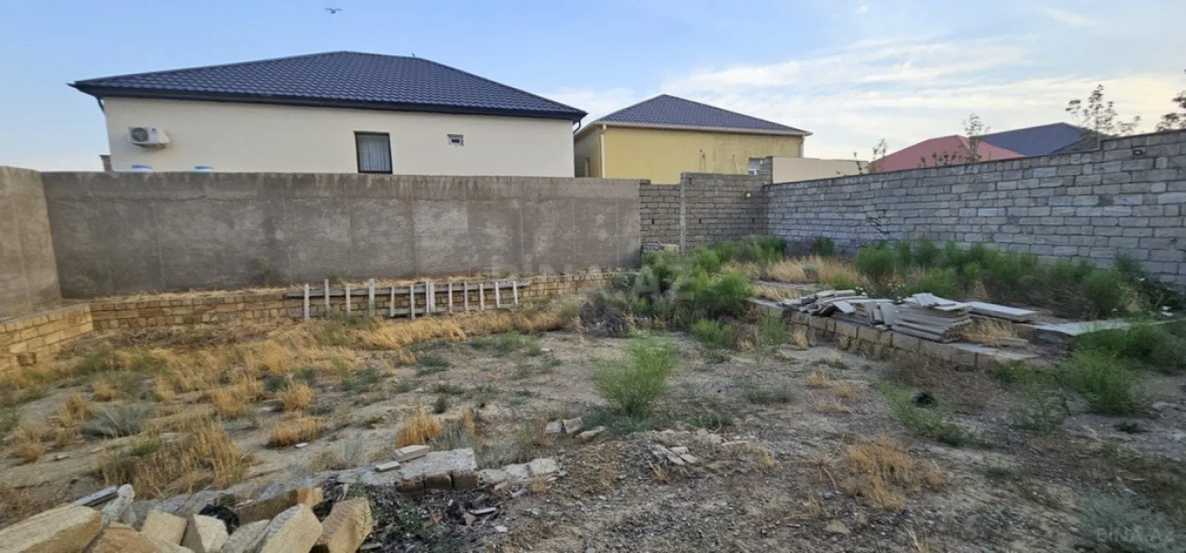 Satılır 9 otaqlı həyət evi 600 m²