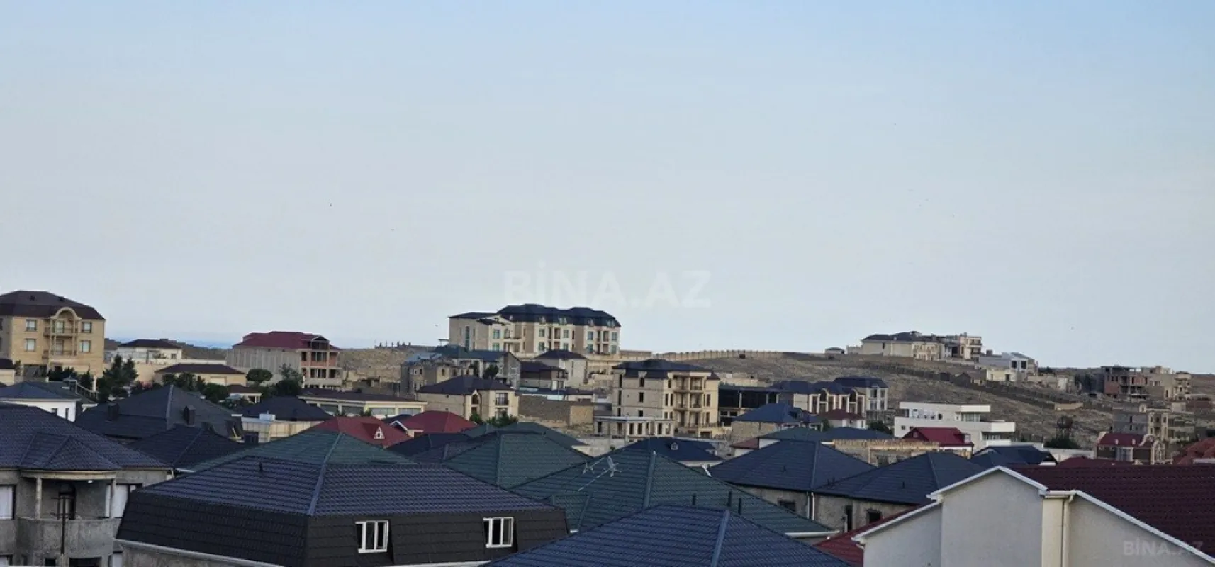 Satılır 9 otaqlı həyət evi 600 m²