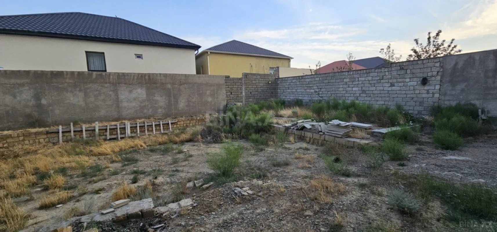 Satılır 9 otaqlı həyət evi 600 m²