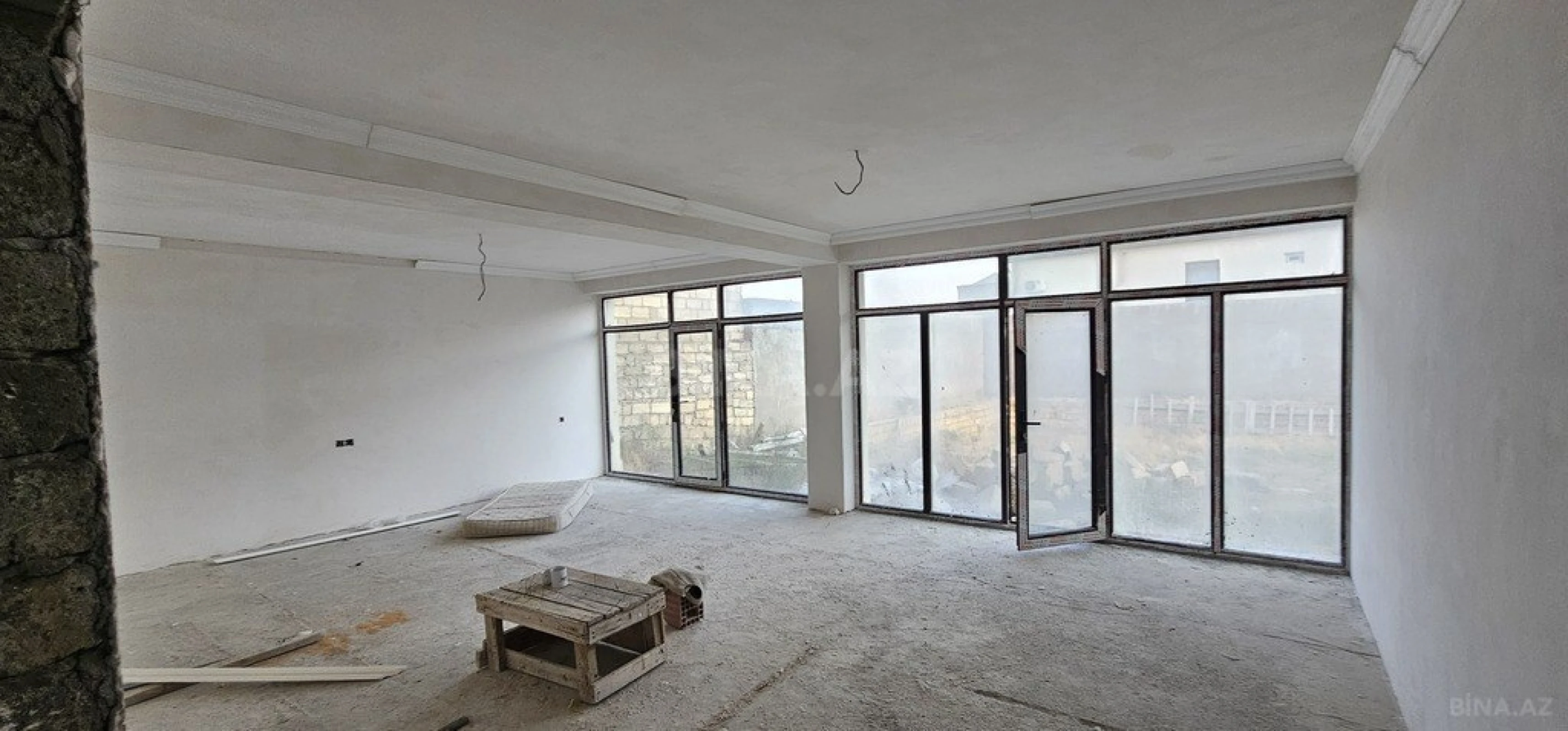 Satılır 9 otaqlı həyət evi 600 m²