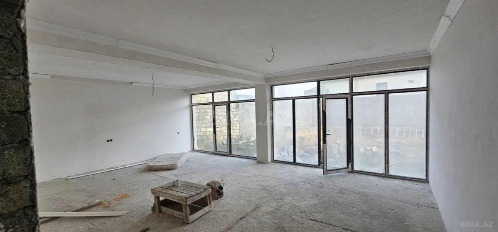 Satılır 9 otaqlı həyət evi 600 m²