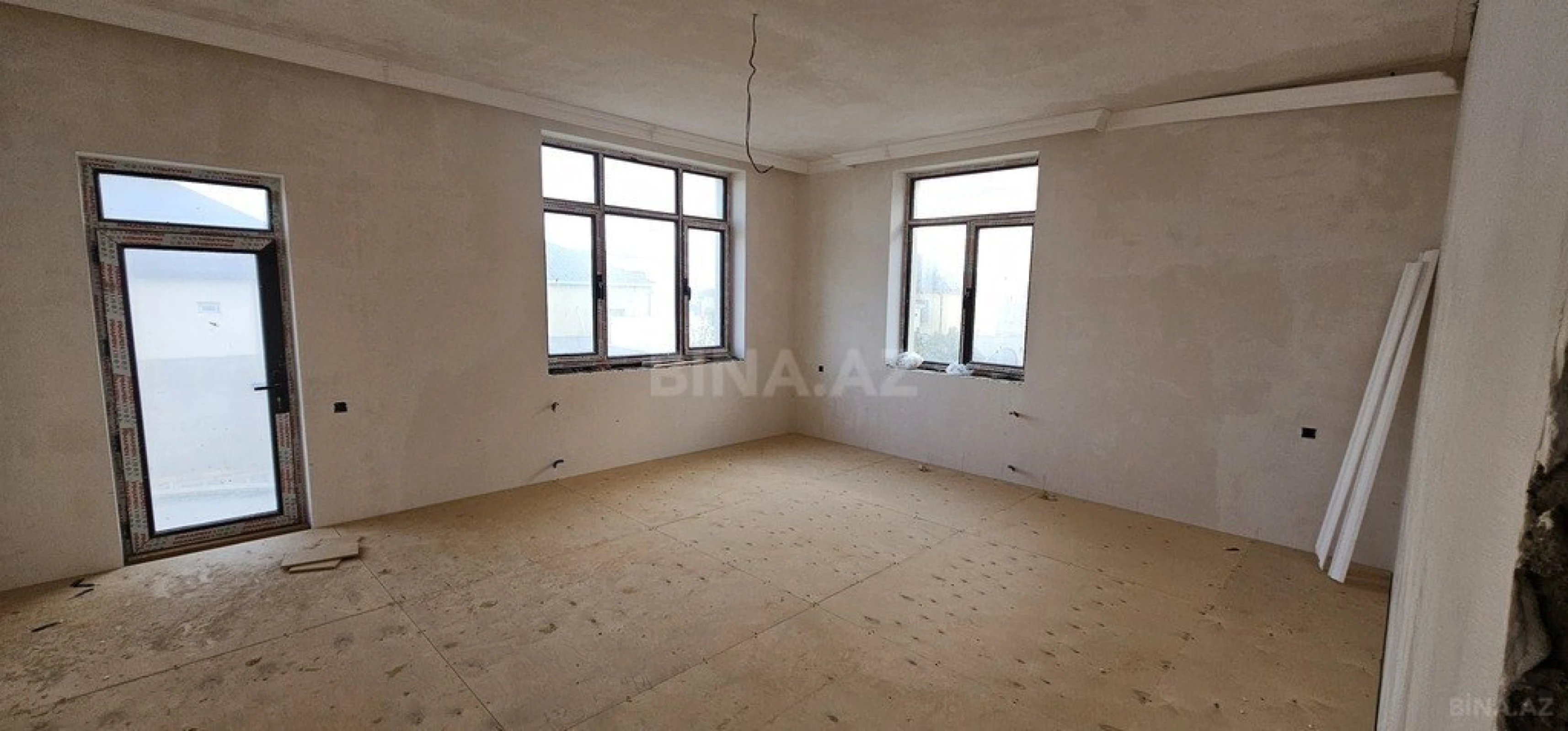 Satılır 9 otaqlı həyət evi 600 m²