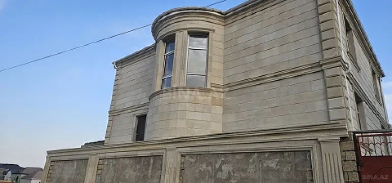 Satılır 9 otaqlı həyət evi 600 m²
