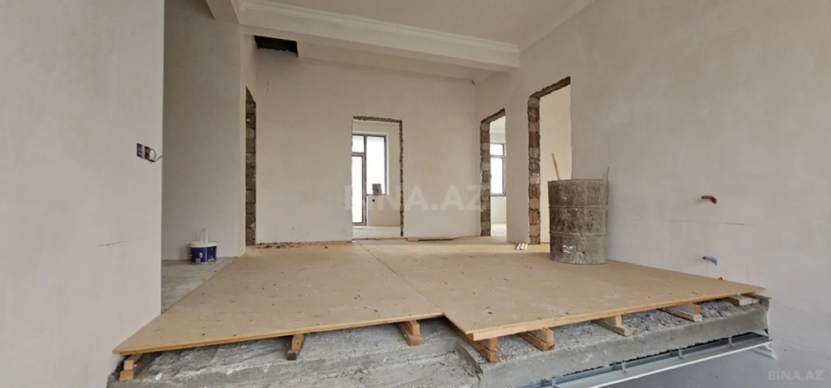 Satılır 9 otaqlı həyət evi 600 m²