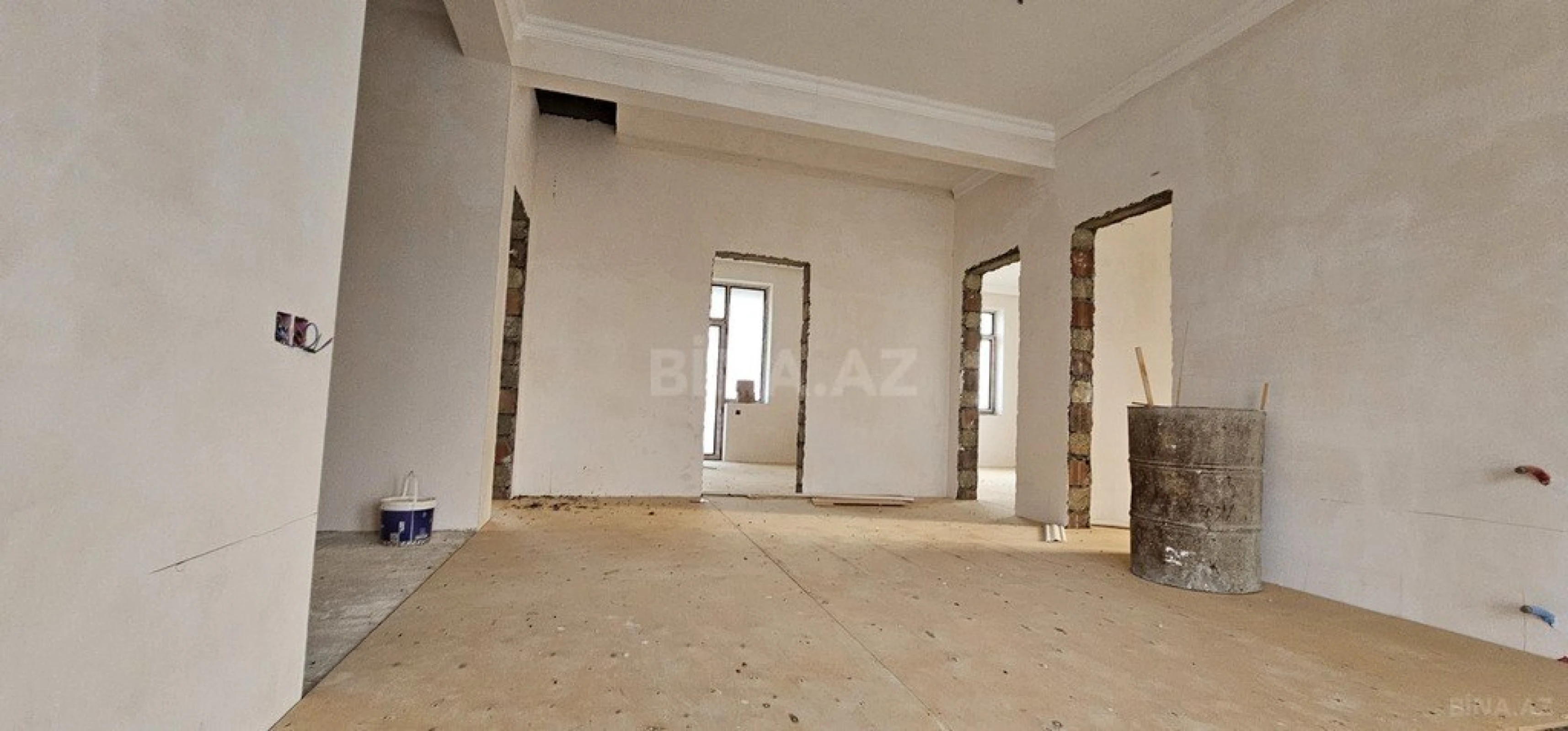 Satılır 9 otaqlı həyət evi 600 m²