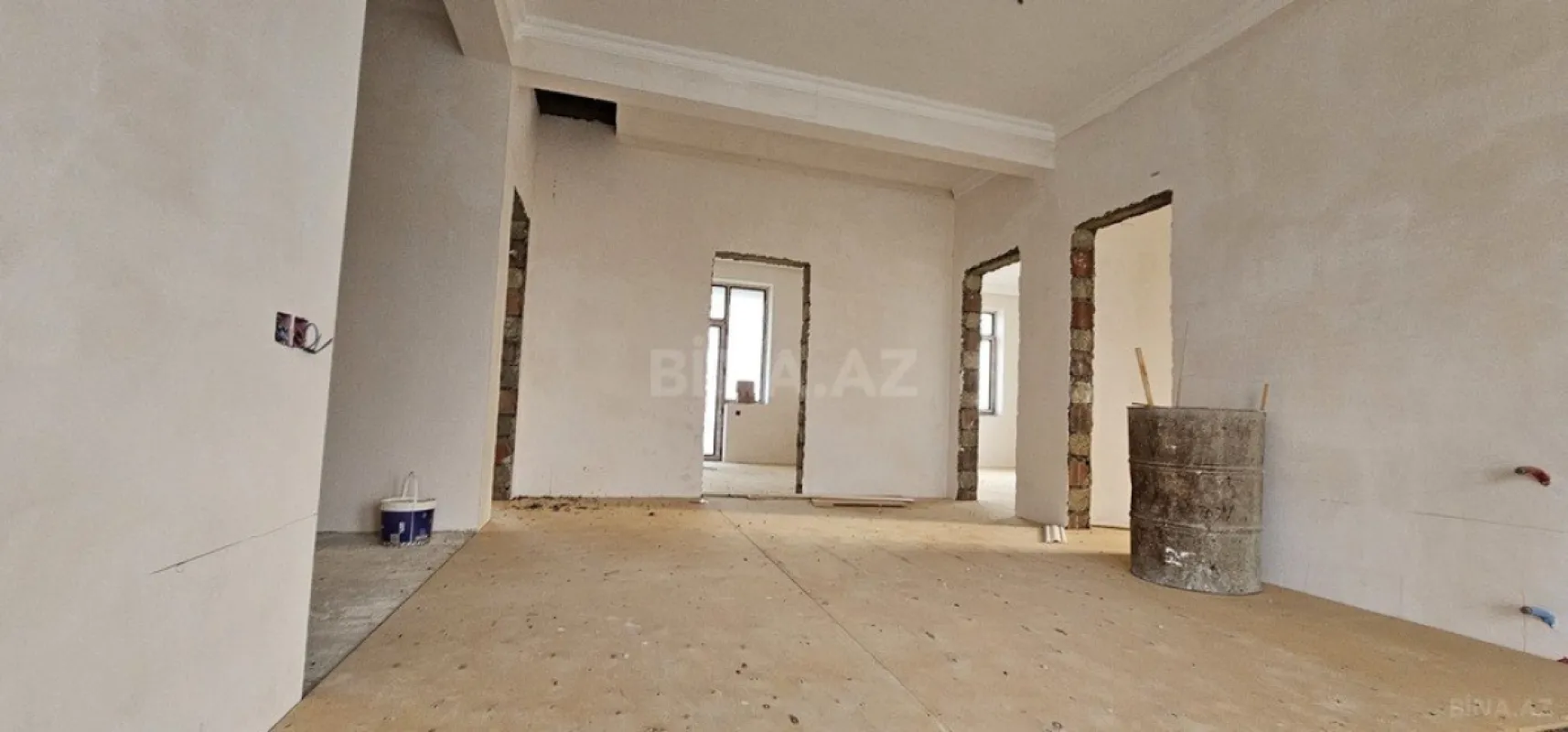 Satılır 9 otaqlı həyət evi 600 m²