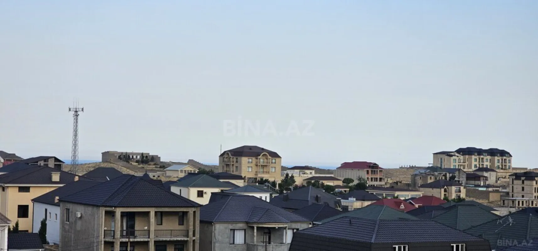 Satılır 9 otaqlı həyət evi 600 m²