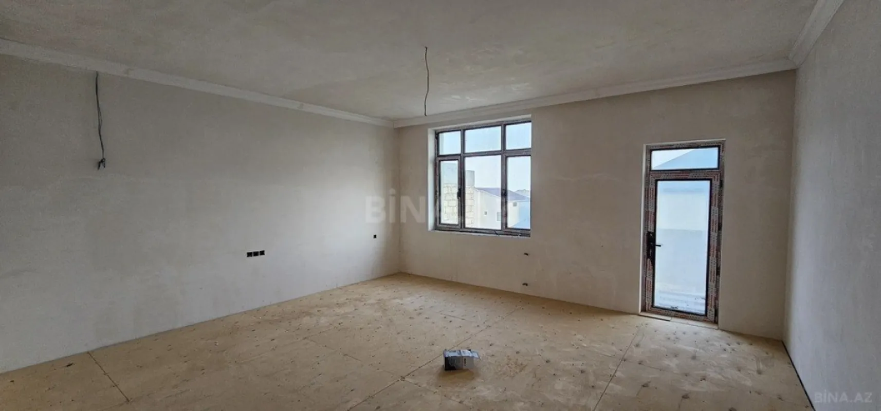 Satılır 9 otaqlı həyət evi 600 m²