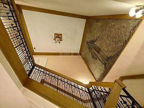 Satılır 4 otaqlı mənzil 130 m²