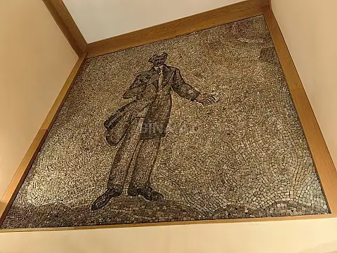 Satılır 4 otaqlı mənzil 130 m²