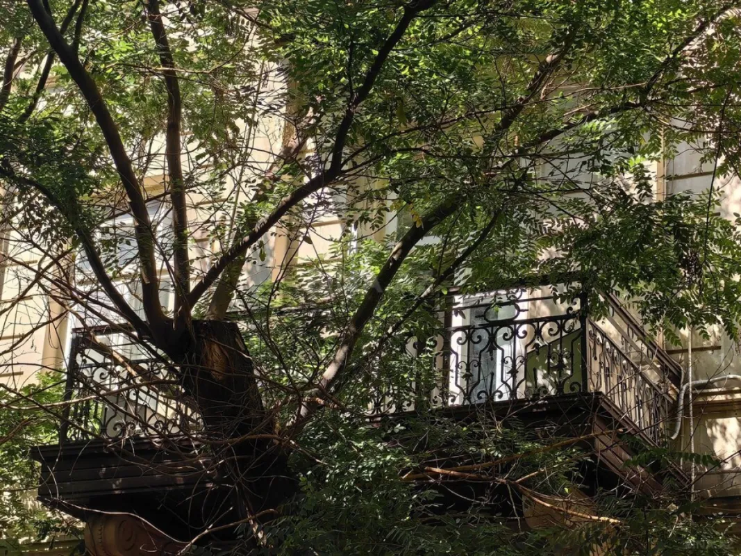 Satılır 4 otaqlı mənzil 130 m²