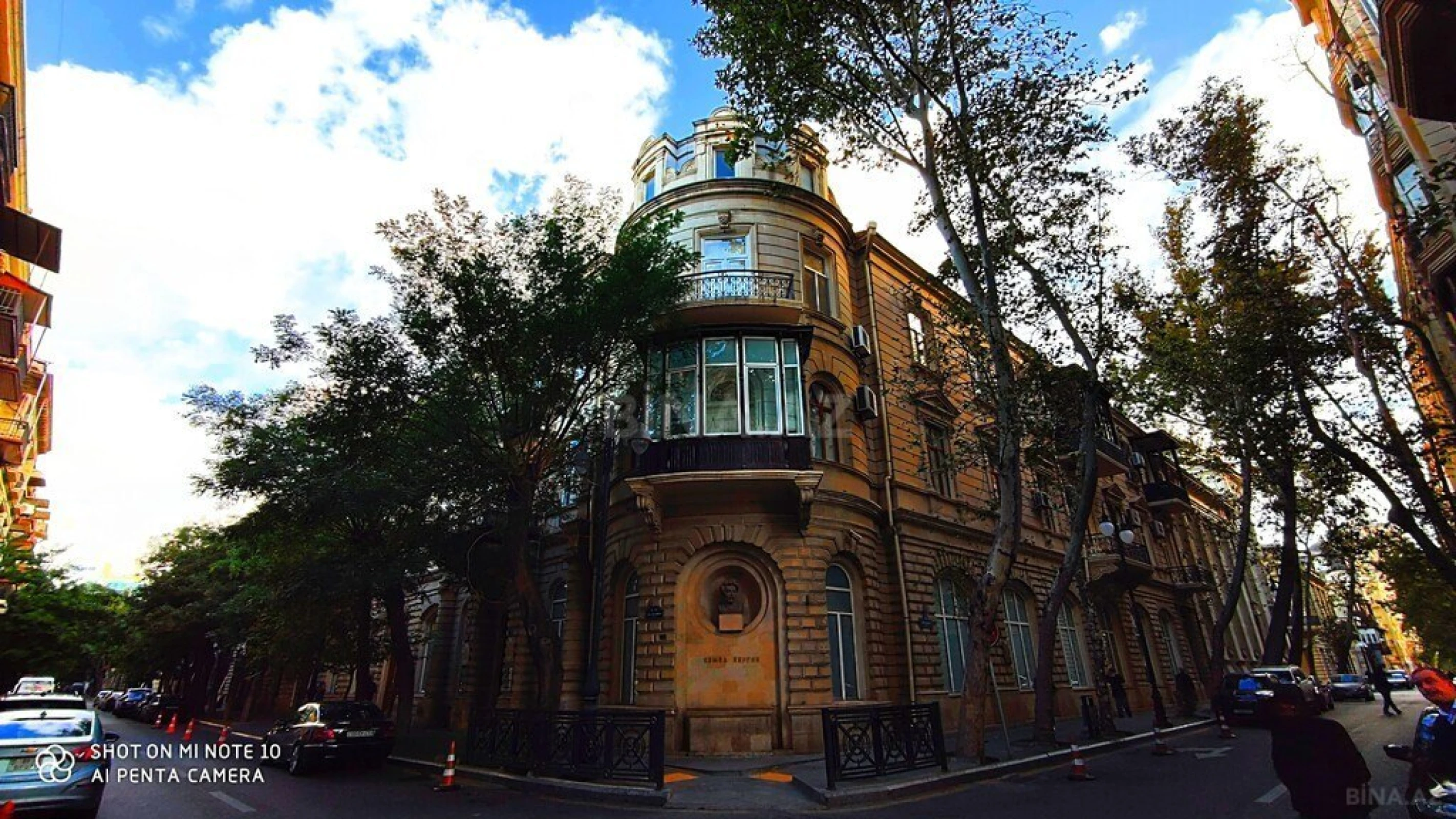 Satılır 4 otaqlı mənzil 130 m²