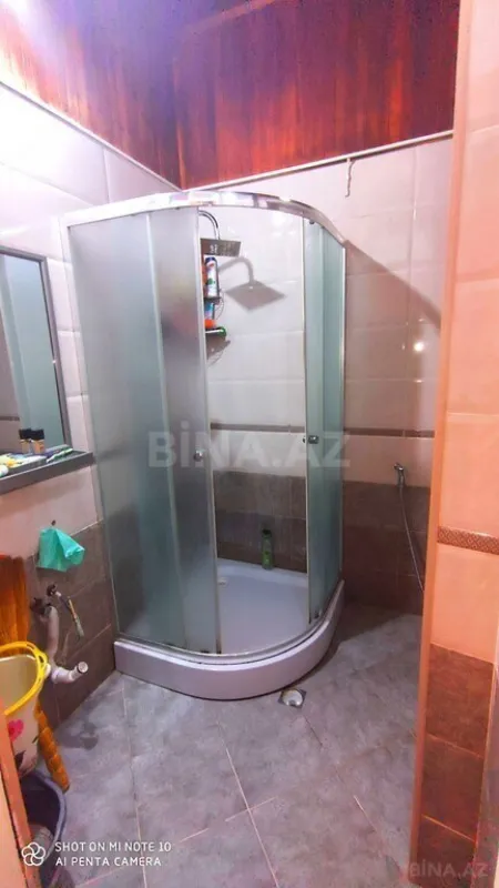 Satılır 4 otaqlı mənzil 130 m²