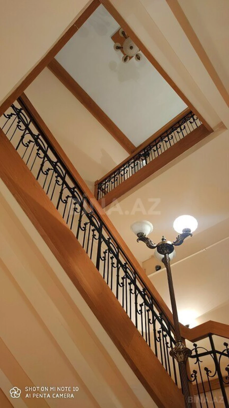 Satılır 4 otaqlı mənzil 130 m²