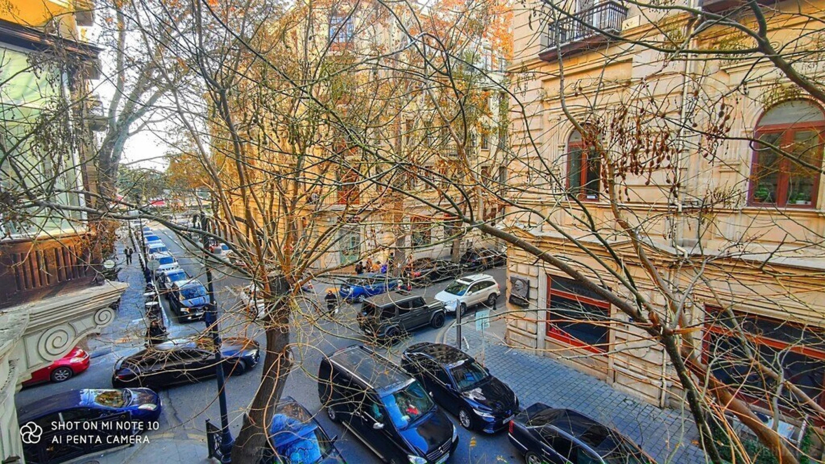 Satılır 4 otaqlı mənzil 130 m²