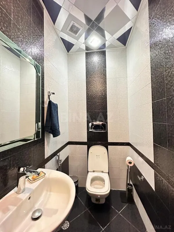 Satılır 5 otaqlı mənzil 260 m²