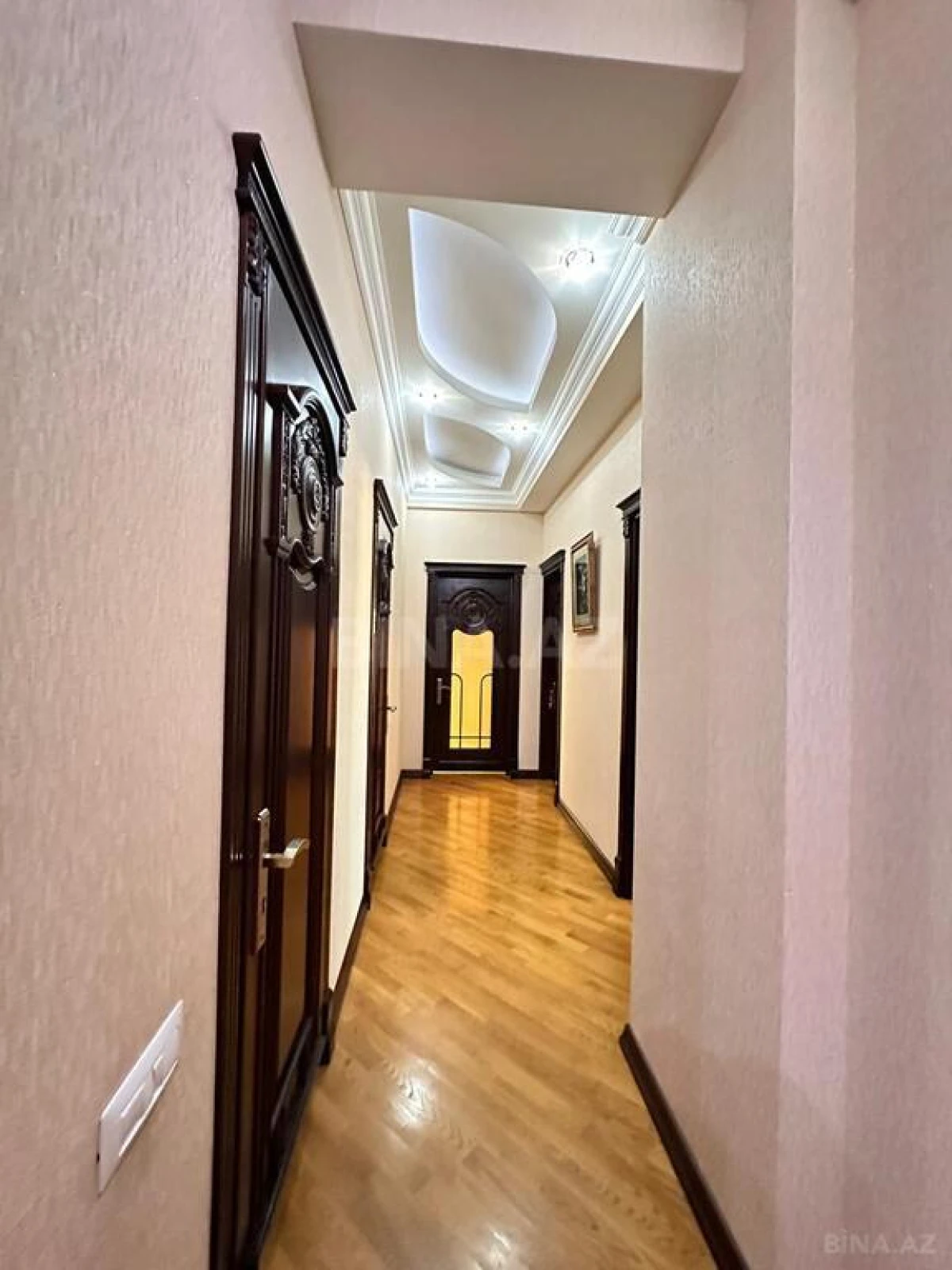 Satılır 5 otaqlı mənzil 260 m²